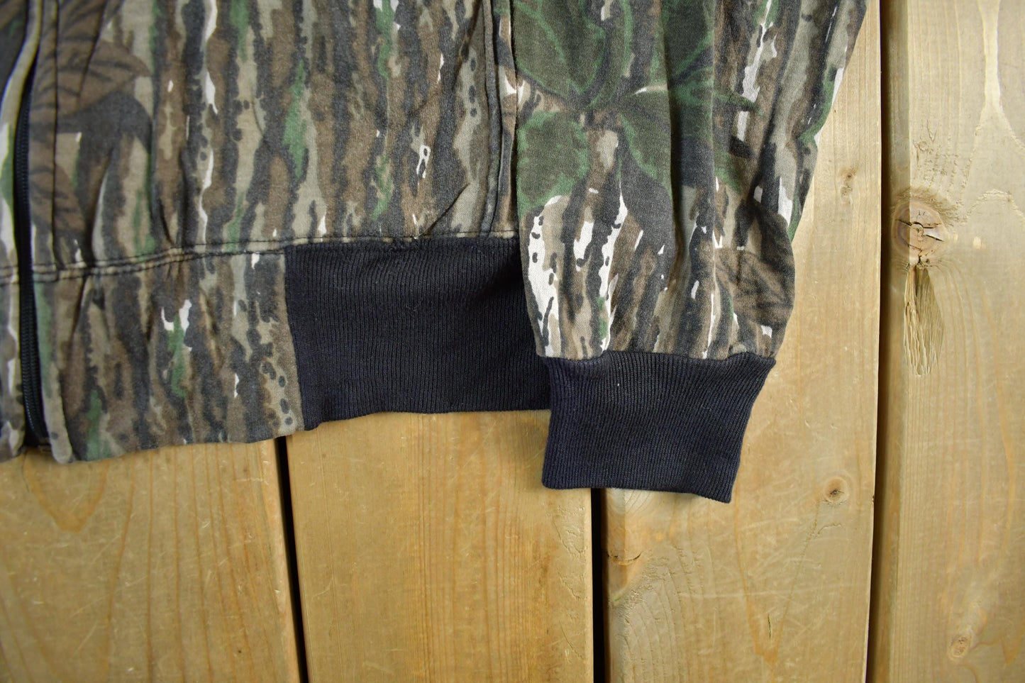 Vintage 1990s Sports Afield Realtree Camo Lightweight Zip Up Hoodie Men's Small from propervintagecanada