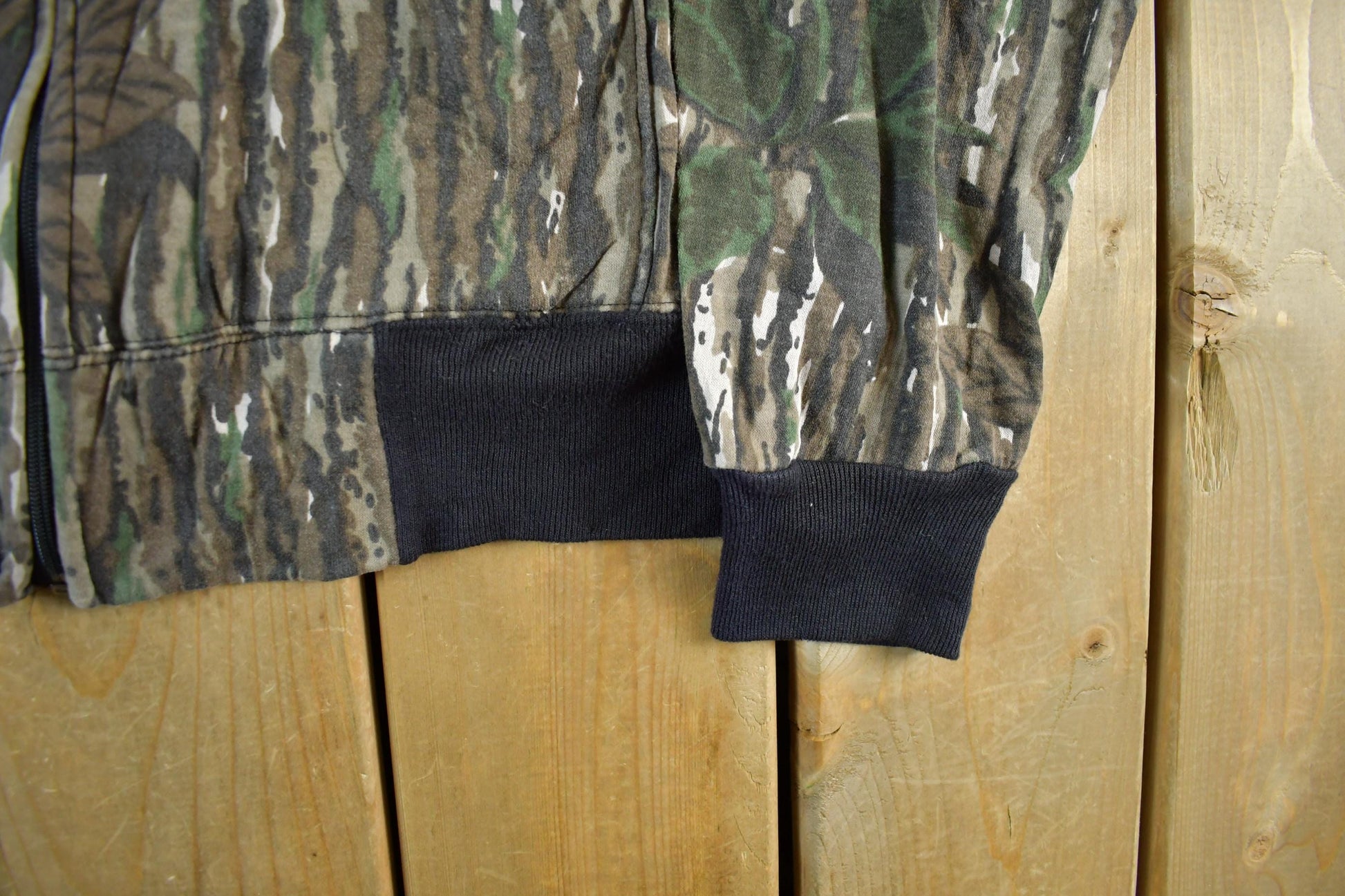 Vintage 1990s Sports Afield Realtree Camo Lightweight Zip Up Hoodie Men's Small from propervintagecanada