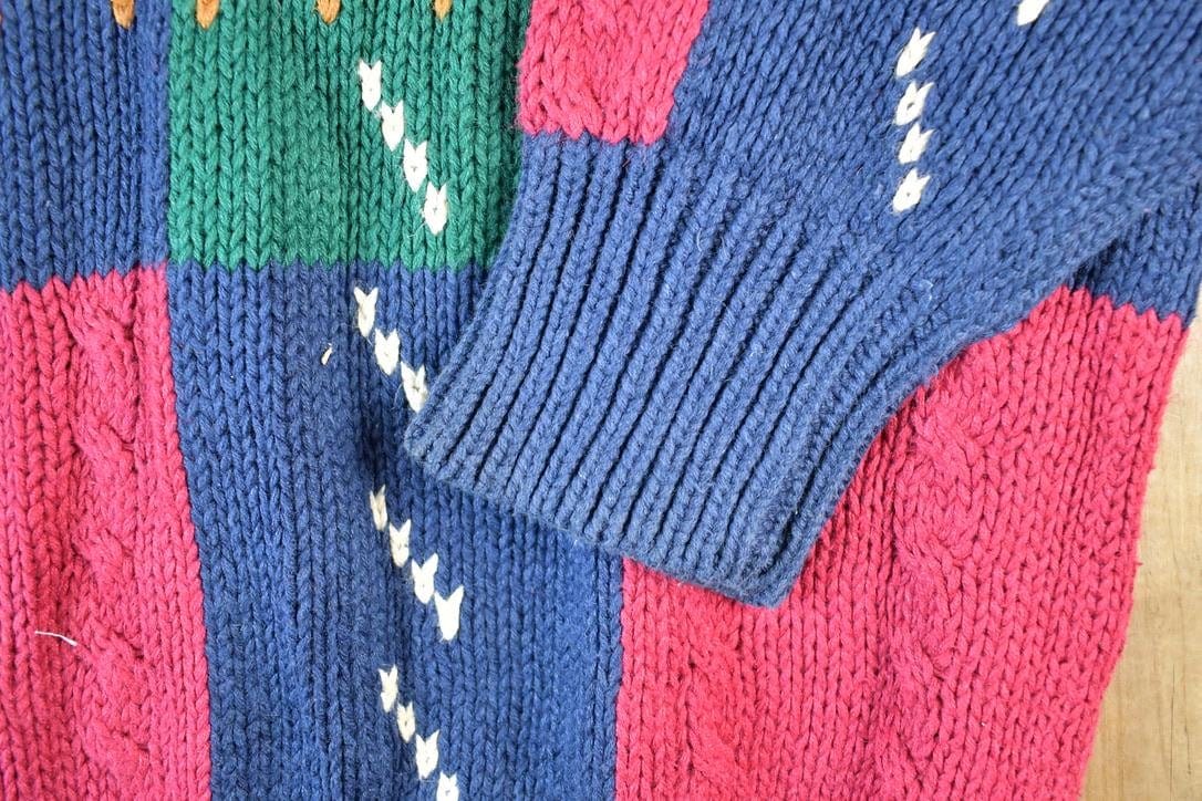 Vintage 1990s St John's Bay Cable Knit Abstract Pattern Crewneck Sweater Mens L from propervintagecanada