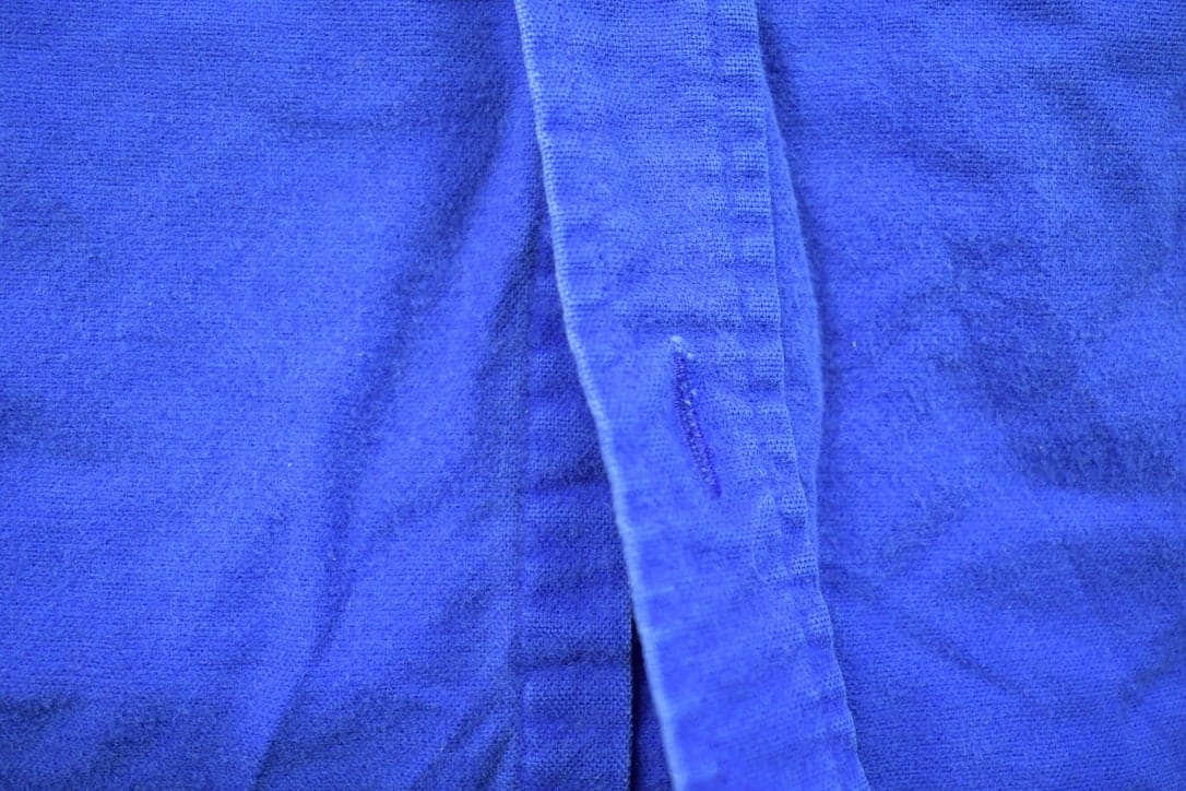 Vintage 1990s St Johns Bay Blank Blue Button Up Shirt Men's XL from propervintagecanada