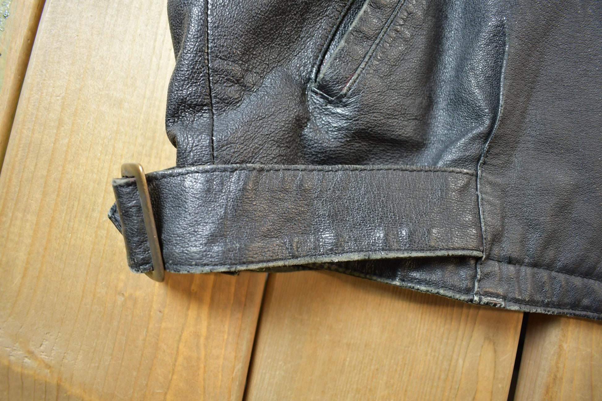 Vintage 1990s Starter NBA Chicago Bulls Leather Jacket from propervintagecanada