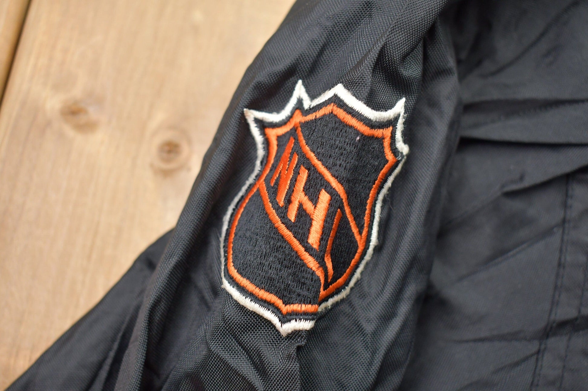 Vintage 1990s Starter Pittsburgh Penguins NHL Windbreaker Jacket Men's 2XL from propervintagecanada