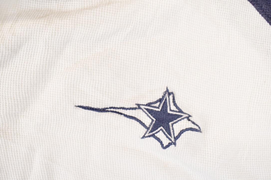 Vintage 1990s Starter Pro Line Dallas Cowboys NFL T-Shirt Men's XXL from propervintagecanada