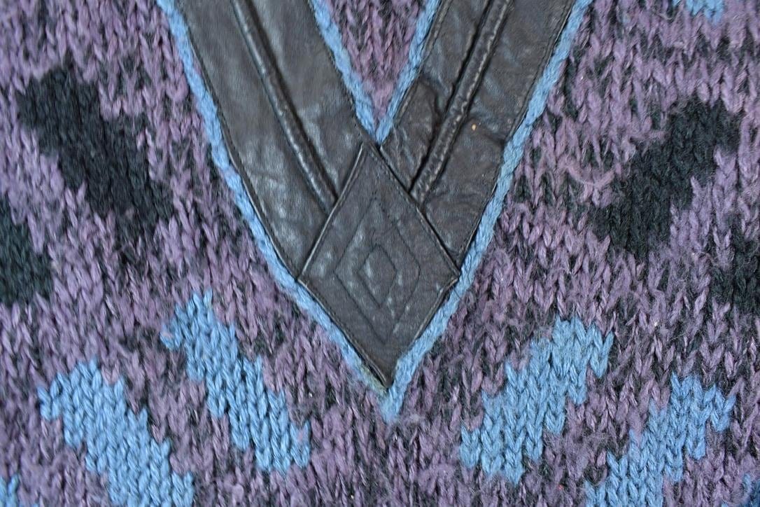 Vintage 1990s Street Scenes Knit Leather Patch Crewneck Sweater Men's Medium from propervintagecanada