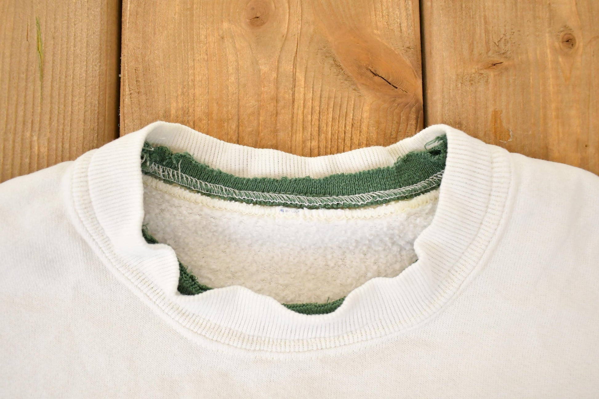 Vintage 1990s Sunflower Embroidered Crewneck Sweatshirt Womens L from propervintagecanada