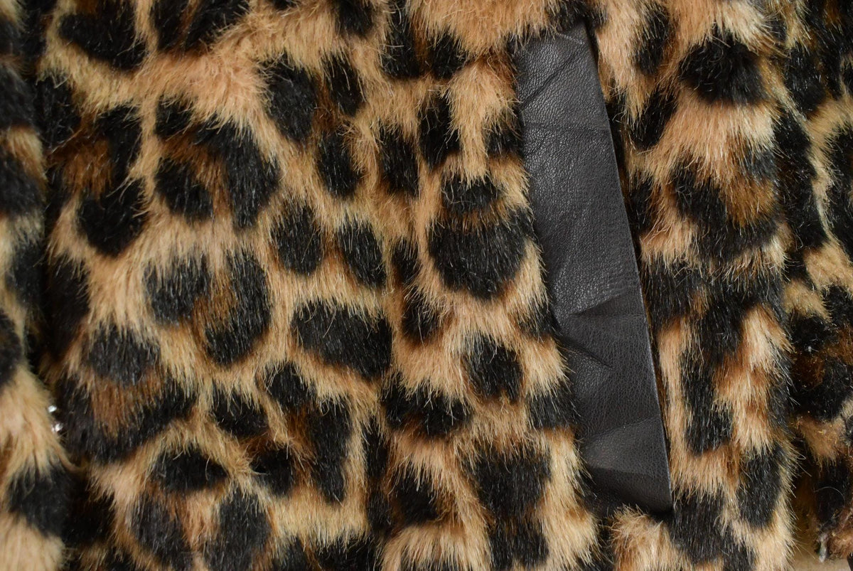 Vintage 1990s T Tahari Leopard Print Faux Fur Jacket Coat Women's Small from propervintagecanada