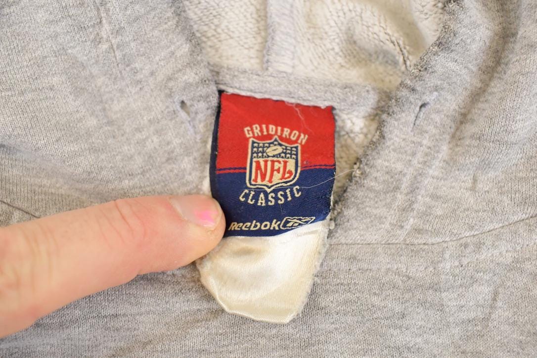 Vintage 1990s Tampa Bay Buccaneers Hoodie Sweatshirt Men's L / 90s NFL Football / Sportswear / Gridiron / Super Bowl from propervintagecanada