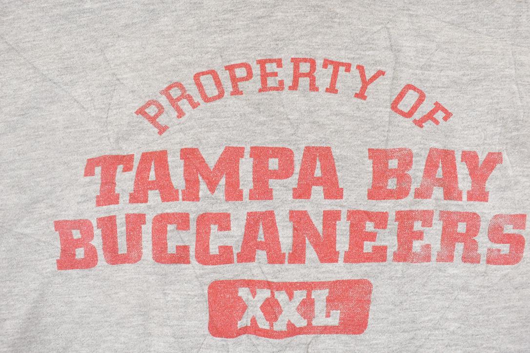 Vintage 1990s Tampa Bay Buccaneers Hoodie Sweatshirt Men's L / 90s NFL Football / Sportswear / Gridiron / Super Bowl from propervintagecanada