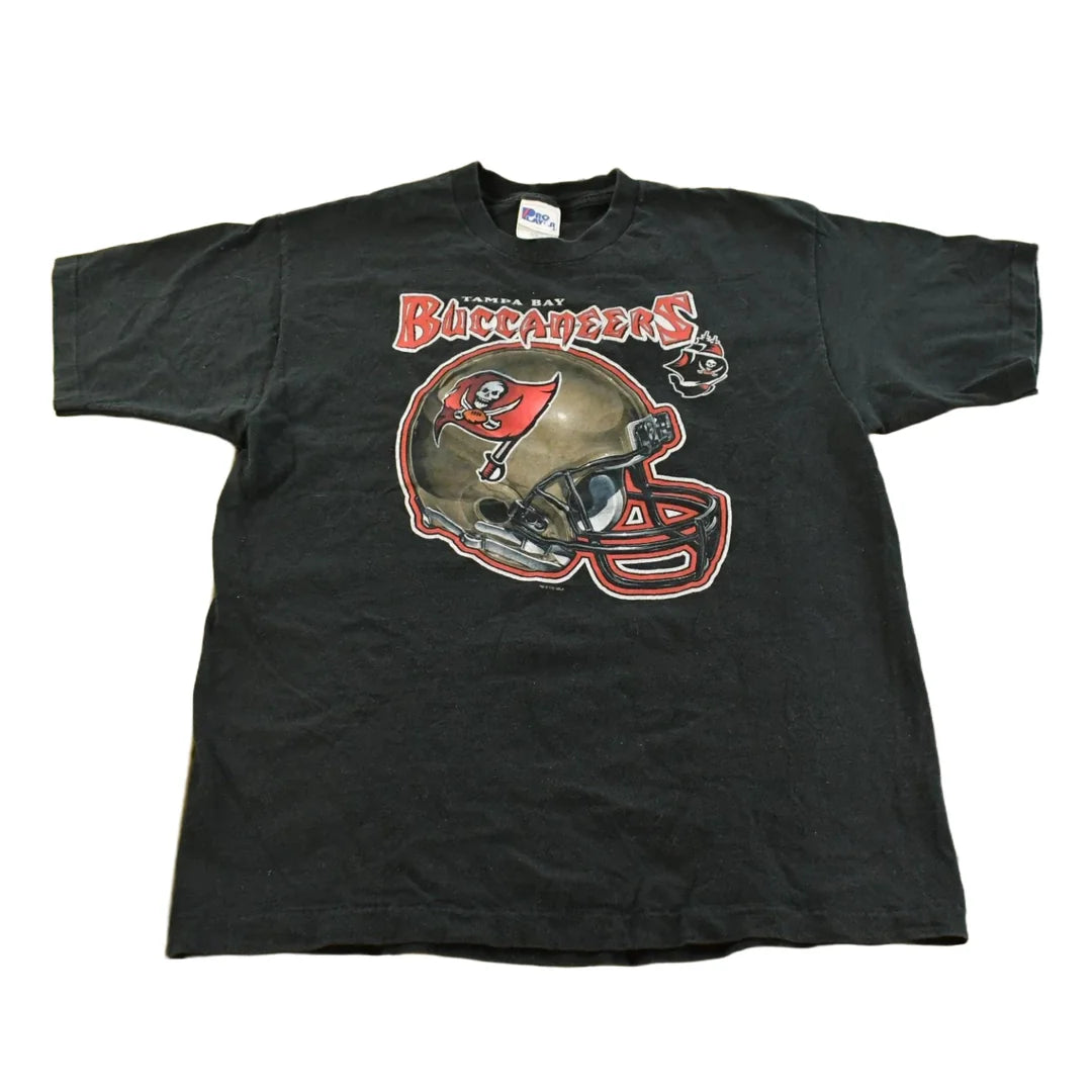 Vintage 1990s Tampa Bay Buccaneers NFL T-Shirt Men's Large from propervintagecanada