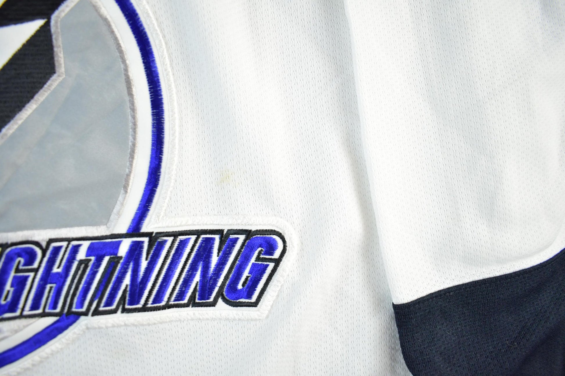 Vintage 1990s Tampa Bay Lightning NHL Starter Hockey Jersey Men's XL from propervintagecanada