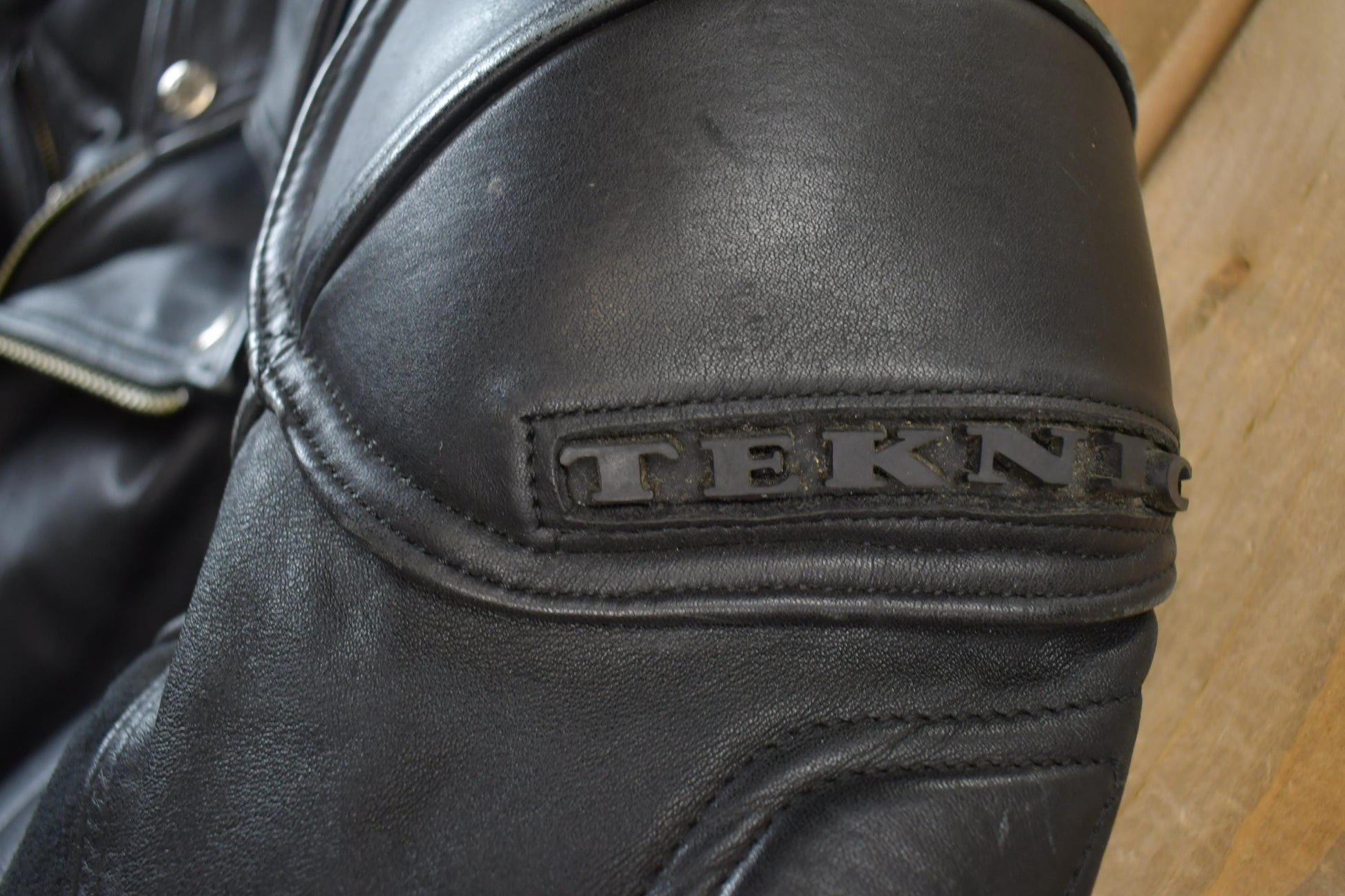 Vintage 1990s Teknic Heavy Padded Leather Biker Motorcycle Jacket from propervintagecanada