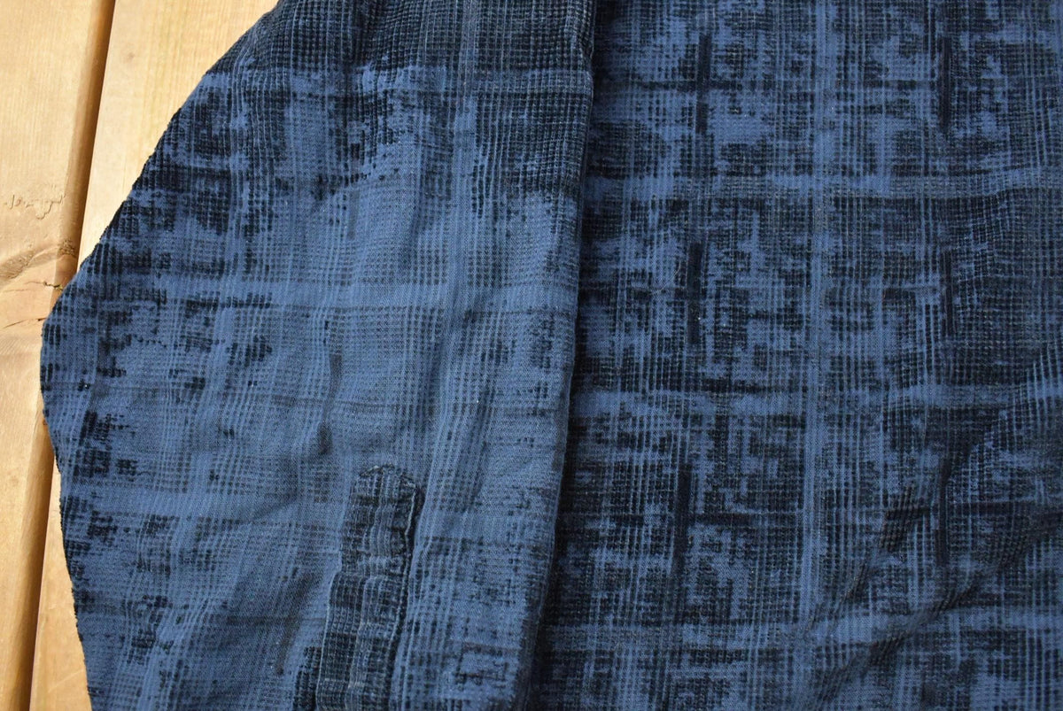 Vintage 1990s Textured Button Up Shirt Men's Large from propervintagecanada