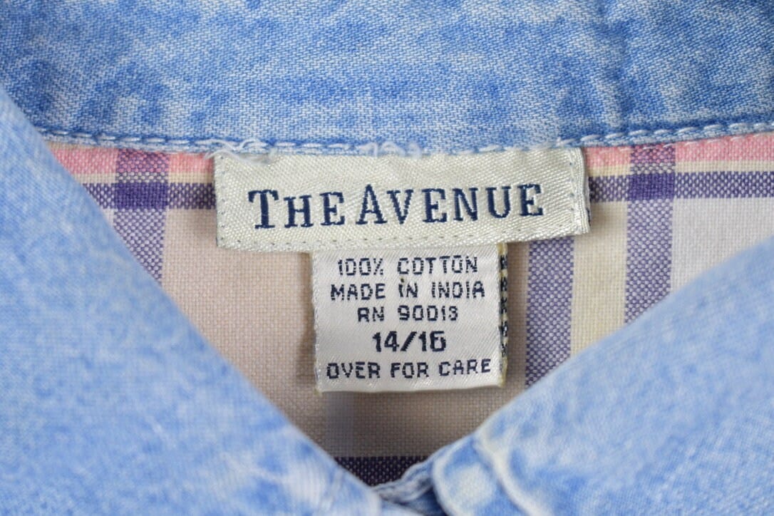 Vintage 1990s The Avenue Plaid Button Up Shirt Men's XL from propervintagecanada