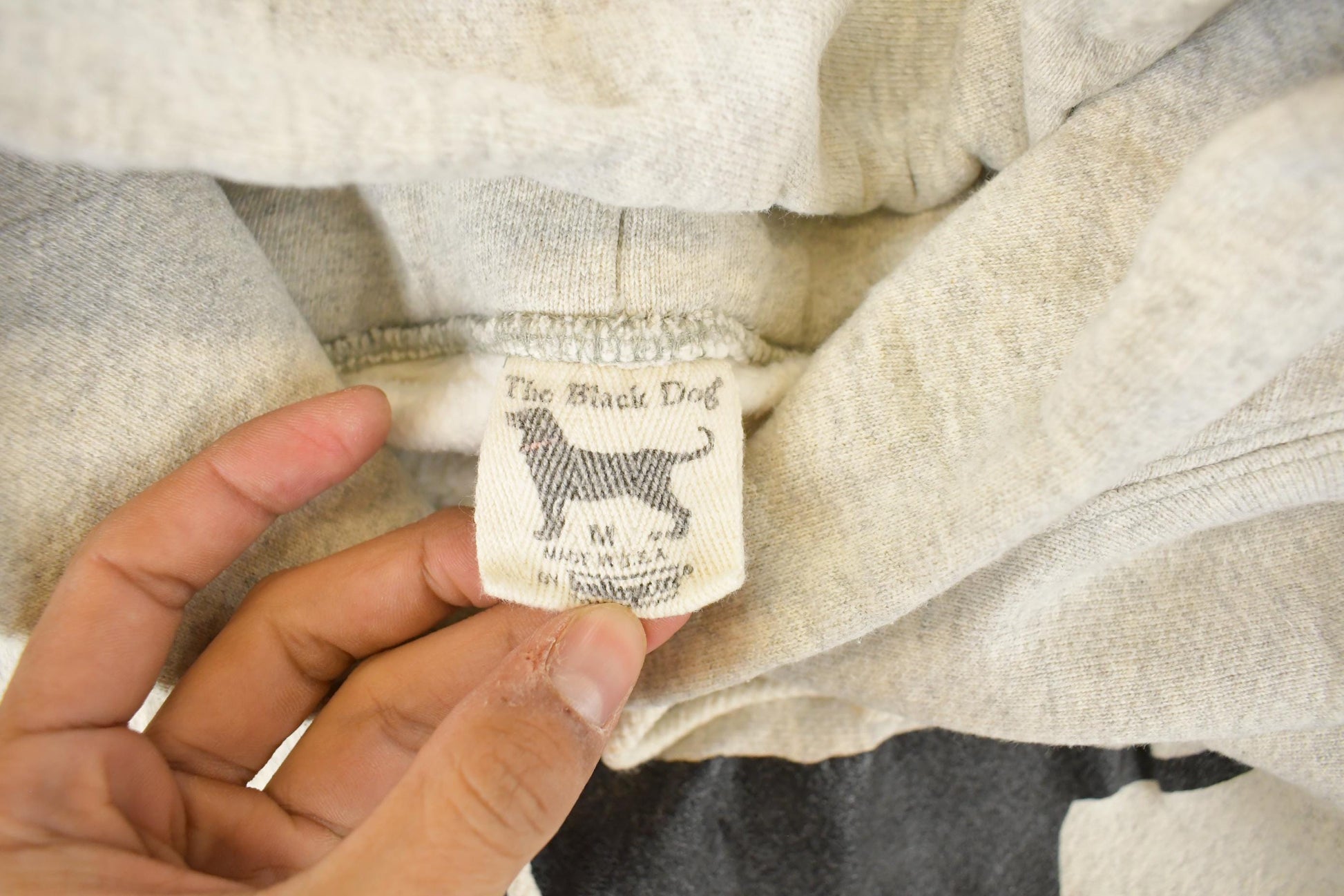 Vintage 1990s The Black Dog Marthas Vineyard Pro Weave Hoodie Men's Medium from propervintagecanada