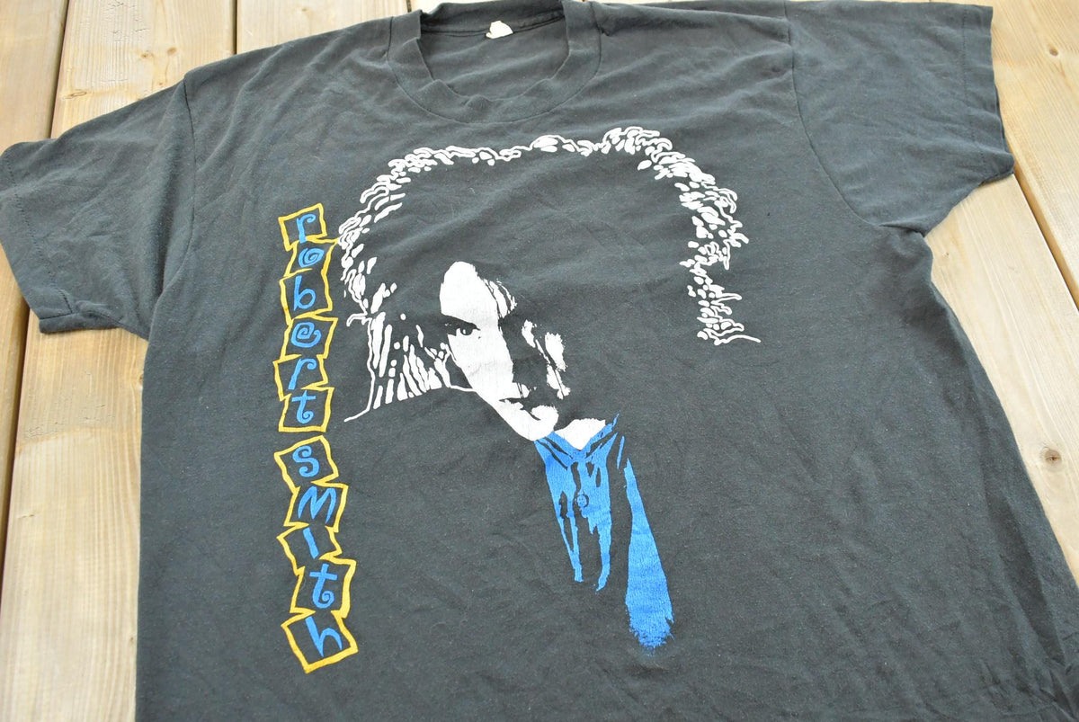 Vintage 1990s The Cure Robert Smith Band Rock Concert T-shirt Men's L from propervintagecanada