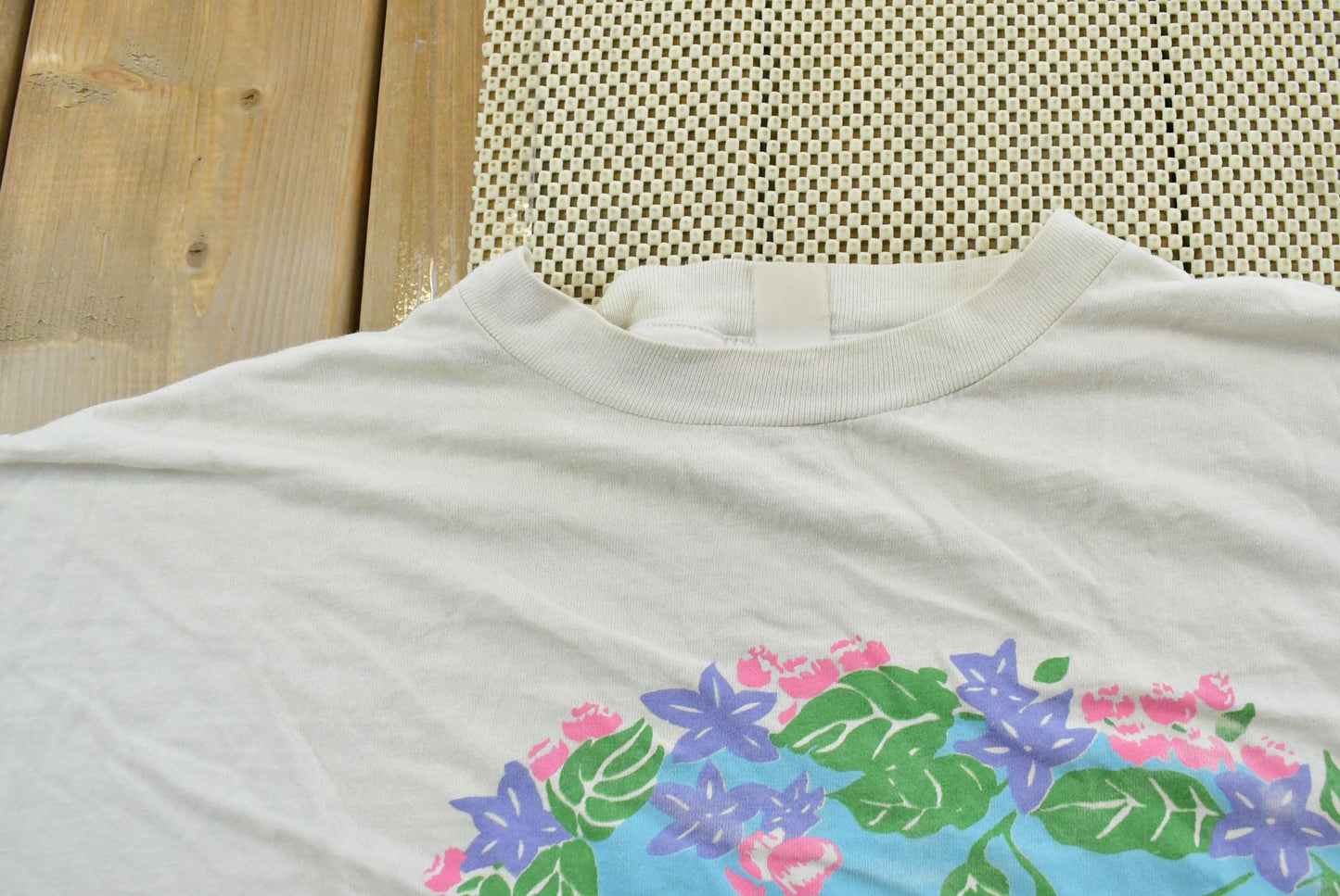 Vintage 1990s The Garden of Two Cats French T-Shirt Men's 2XL from propervintagecanada