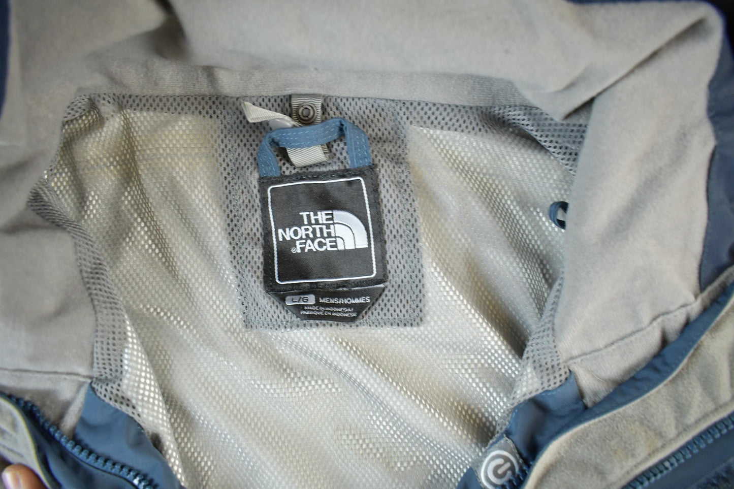 Vintage 1990s The North Face Hyvent Windbreaker Jacket Men's Large from propervintagecanada