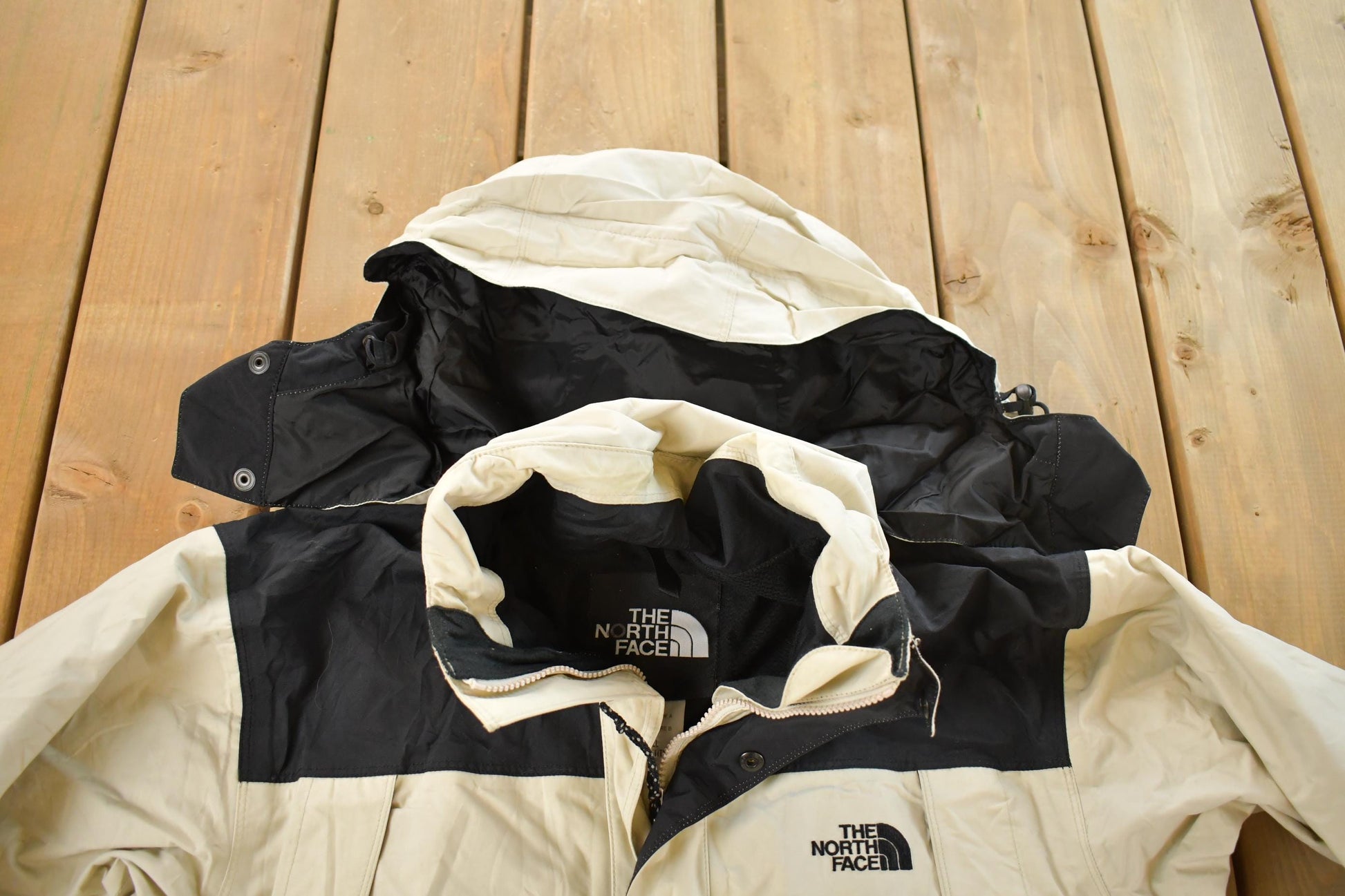 Vintage 1990s The North Face Hyvent Windbreaker Jacket Men's Small from propervintagecanada