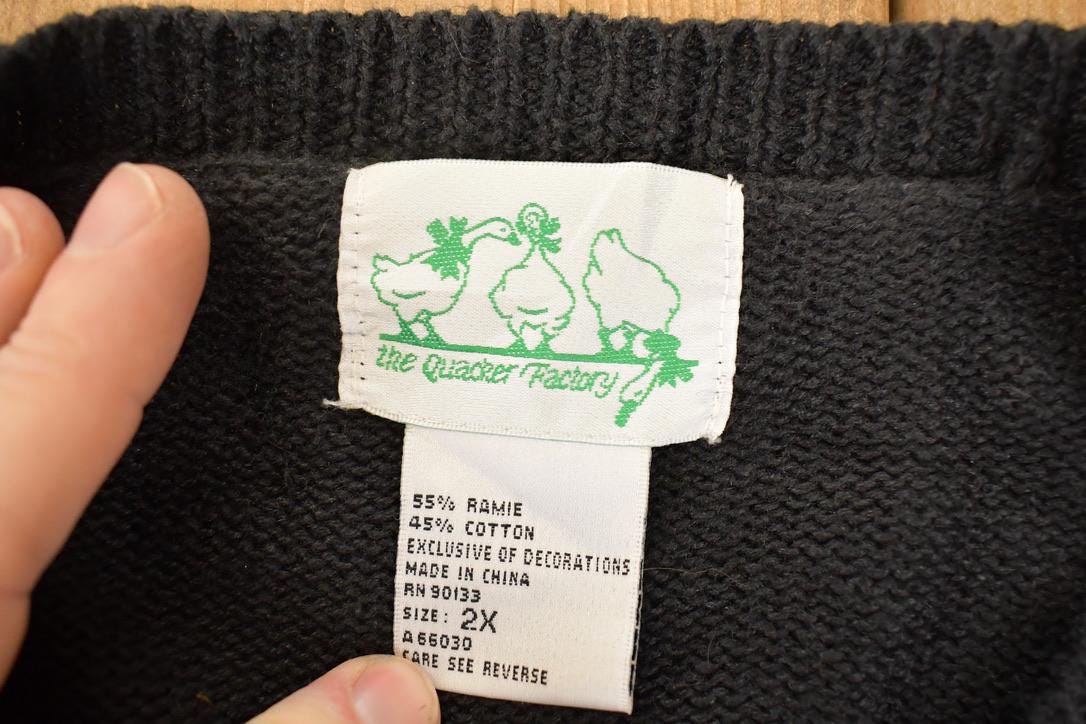 Vintage 1990s The Quacker Factory AOP Embroidered Cat Knit Cardigan Sweater Women's XL from propervintagecanada
