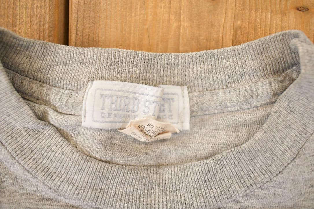 Vintage 1990s Third Street Navy Souvenir Travel T-Shirt Men's S from propervintagecanada