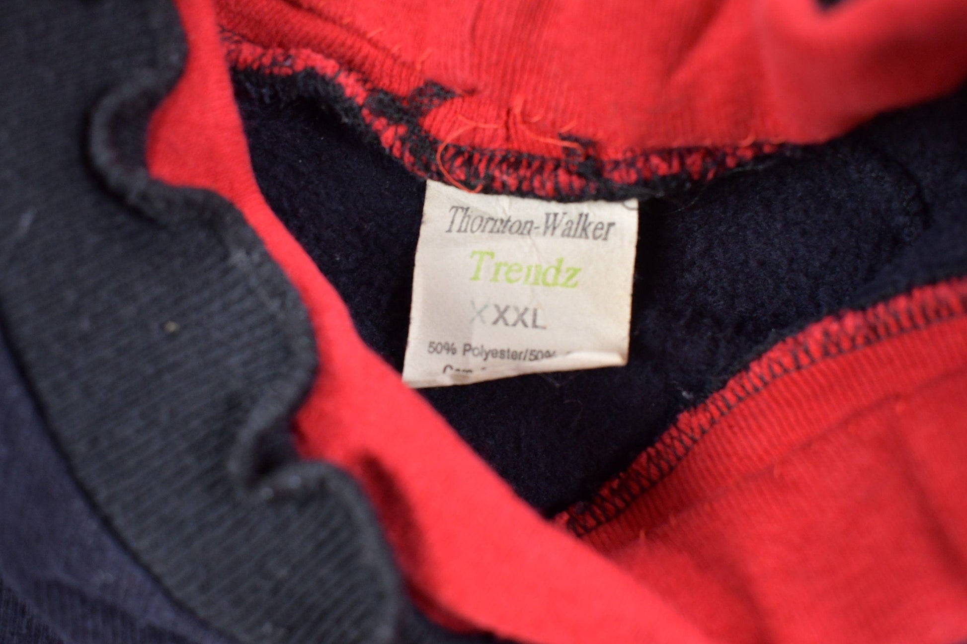 Vintage 1990s Thornton Walker Floral Crewneck Sweatshirt Men's XL from propervintagecanada
