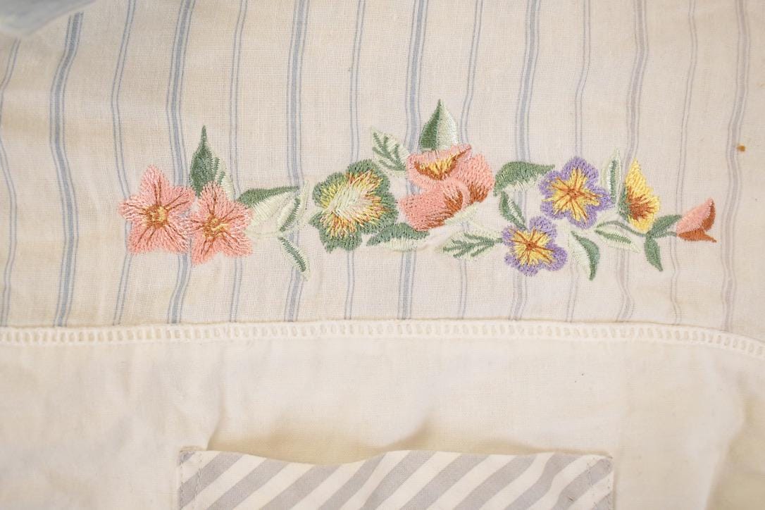 Vintage 1990s Together Embroidered Spring Farm Button Up Shirt Women's L from propervintagecanada
