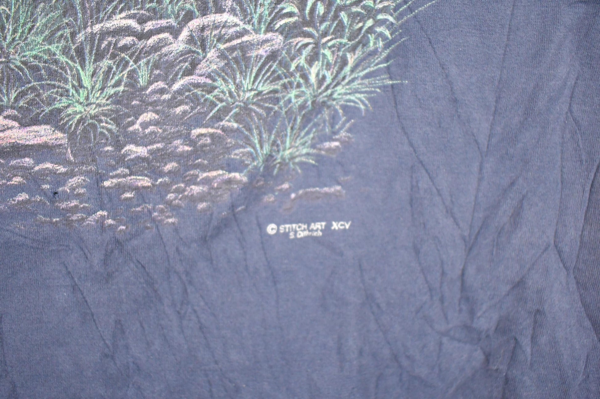 Vintage 1990s Toledo Embroidered Elephant Souvenir Travel T-Shirt Men's M from propervintagecanada