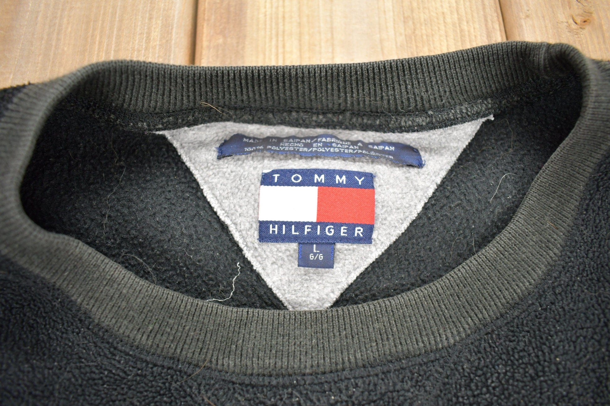 Vintage 1990s Tommy Hilfiger Fleece Crewneck Sweatshirt from propervintagecanada