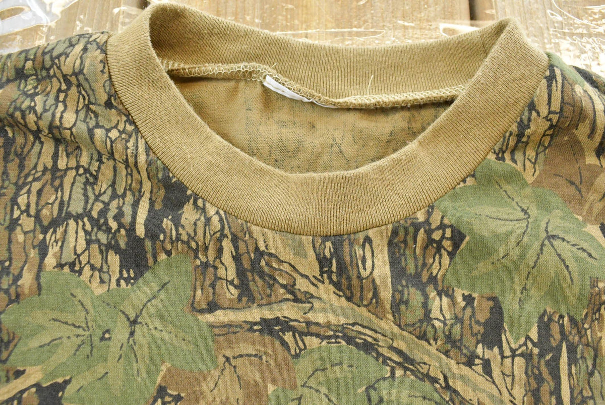 Vintage 1990s Trebark RealTree Camo T-Shirt Men's Large from propervintagecanada