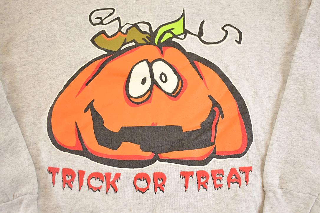 Vintage 1990s Trick Or Treat Souvenir Pumpkin Crewneck Sweatshirt Mens L from propervintagecanada