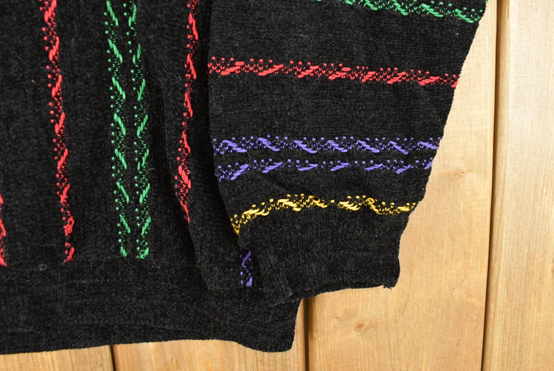 Vintage 1990s Tundra Canada Knit Abstract Pattern Crewneck Sweater Mens Large from propervintagecanada