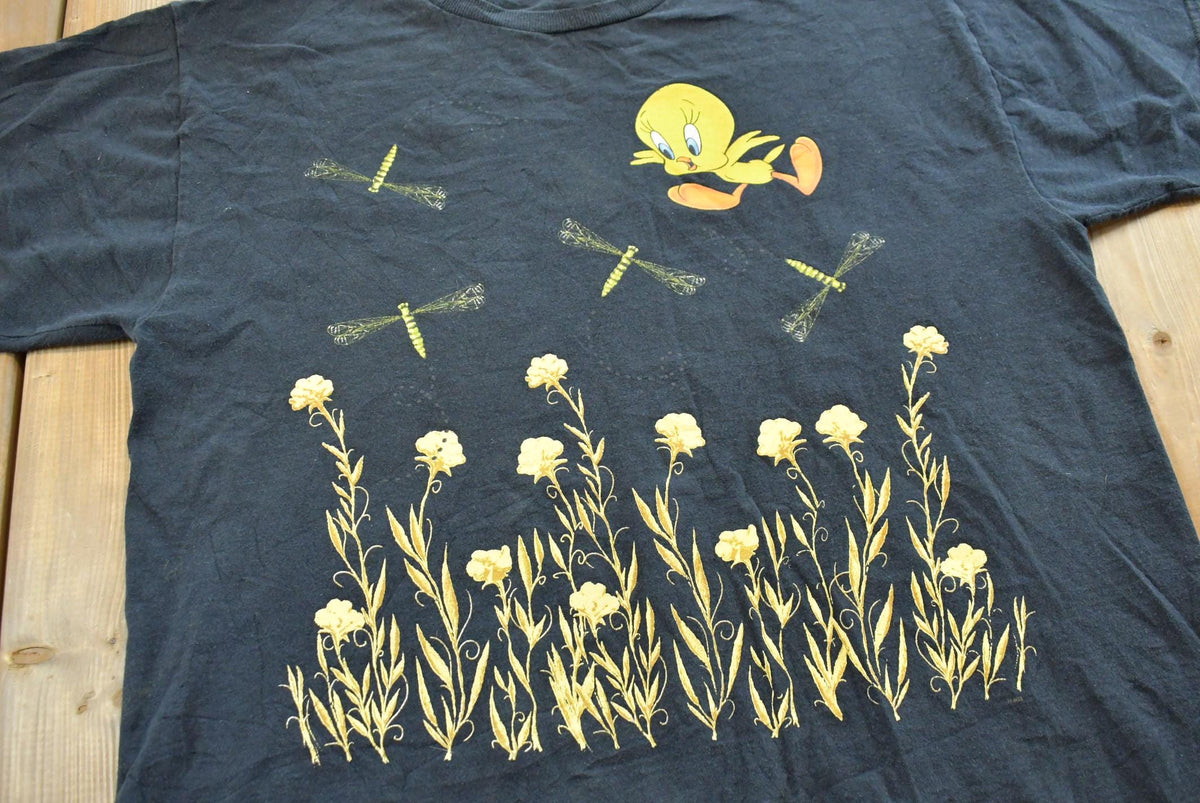 Vintage 1990s Tweety Bird Looney Tunes T-Shirt Mens L from propervintagecanada