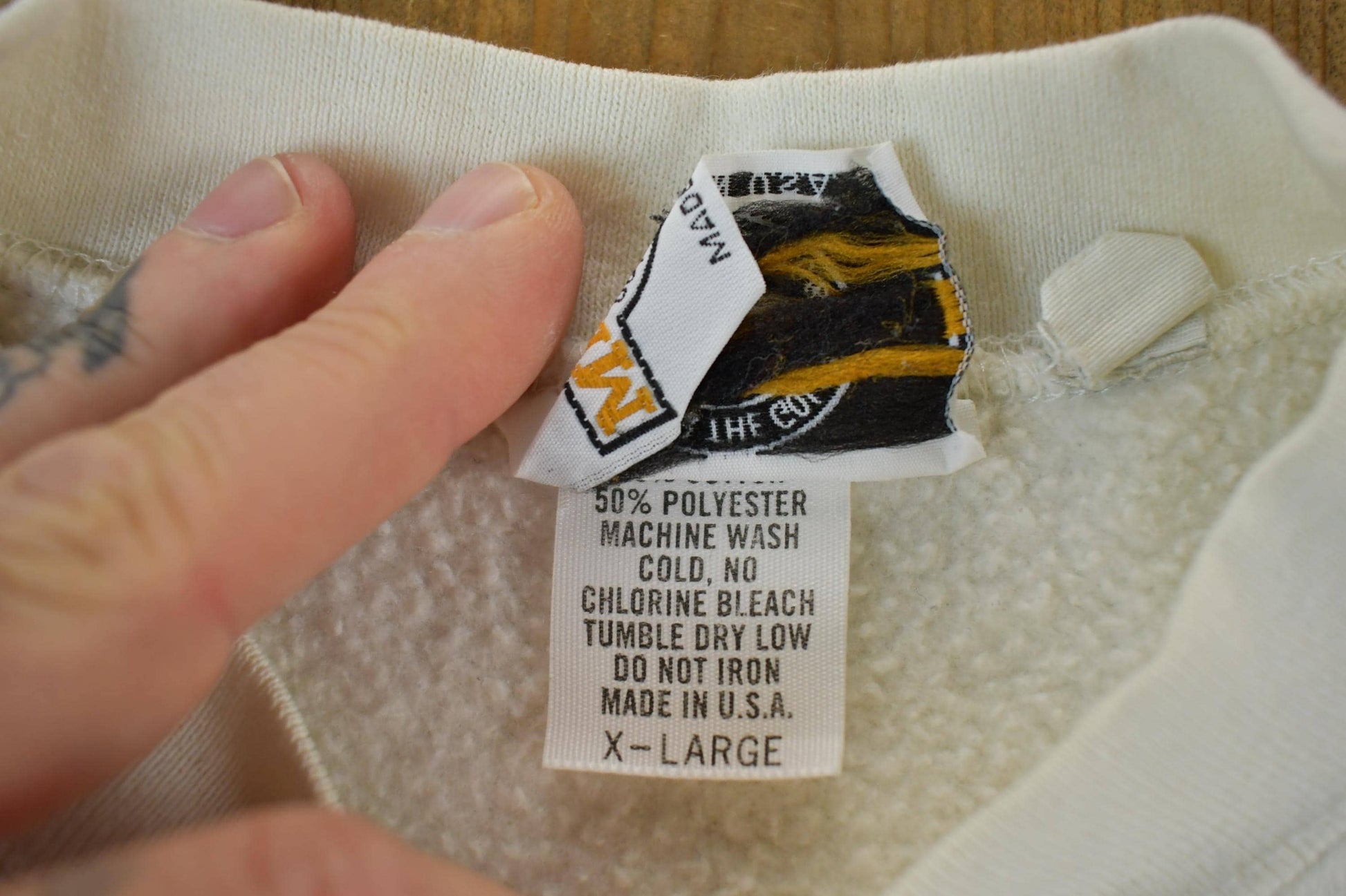 Vintage 1990s UFCW 700 Crewneck Sweatshirt Mens M from propervintagecanada