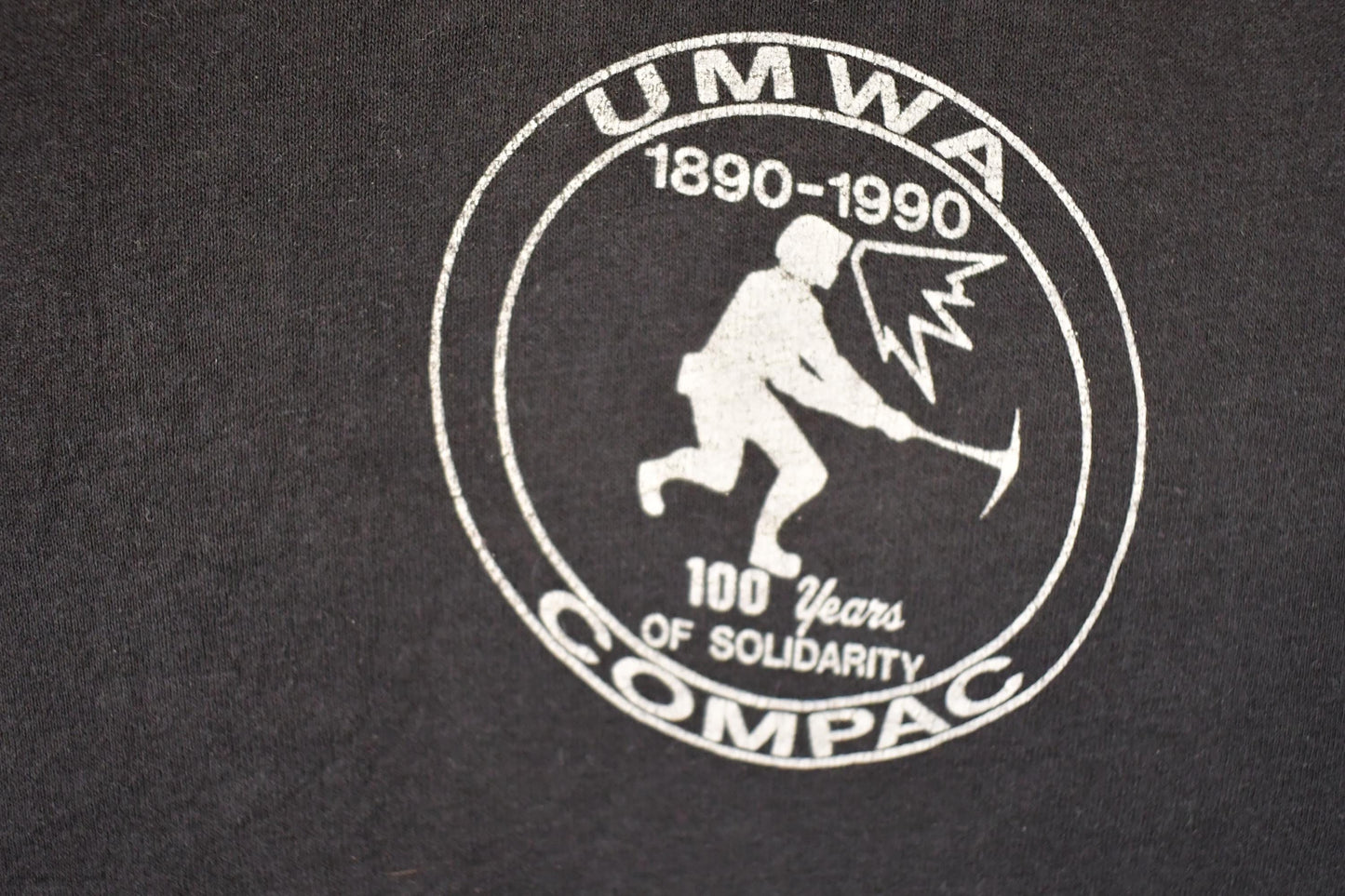 Vintage 1990s UMWA Compac Souvenir Windjammer T-Shirt Men's M from propervintagecanada