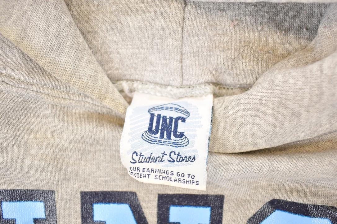 Vintage 1990s UNC Student Stores Chapel Hill University Hoodie Sweater Men's L from propervintagecanada