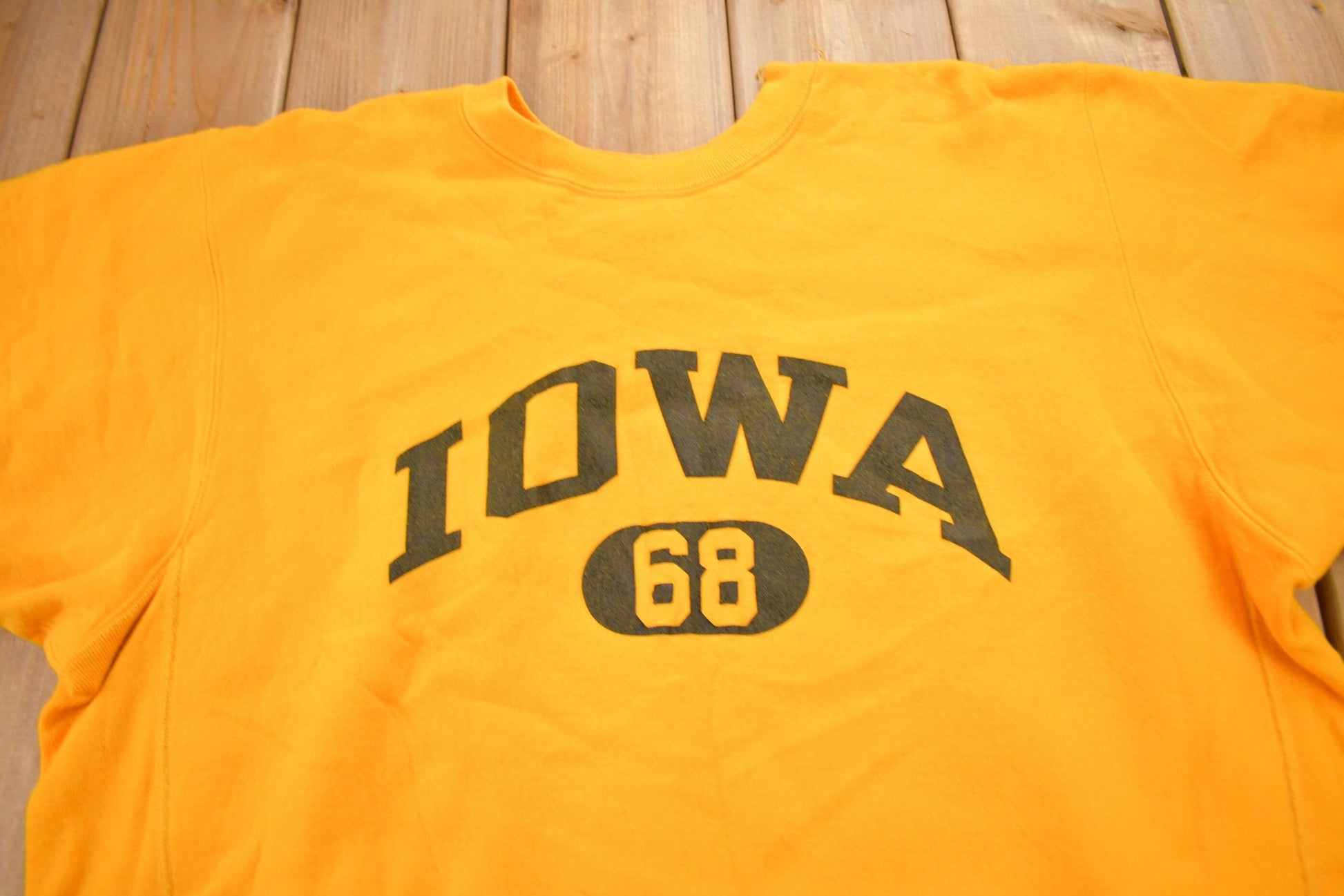 Vintage 1990s University of Iowa Collegiate Crewneck Men's 2XL from propervintagecanada