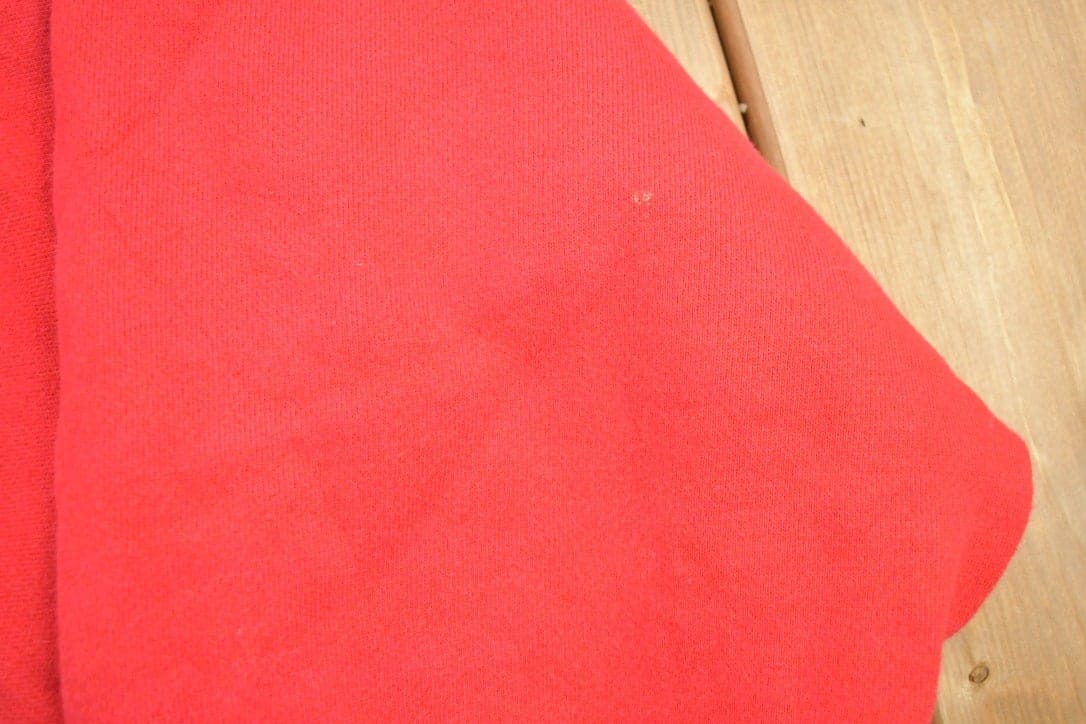 Vintage 1990s University Of Wisconsin Collegiate Basketball Reverse Weave Crewneck Men's XL from propervintagecanada