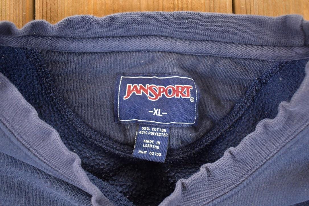 Vintage 1990s University Of Wisconsin Crewneck Sweater Men's L from propervintagecanada