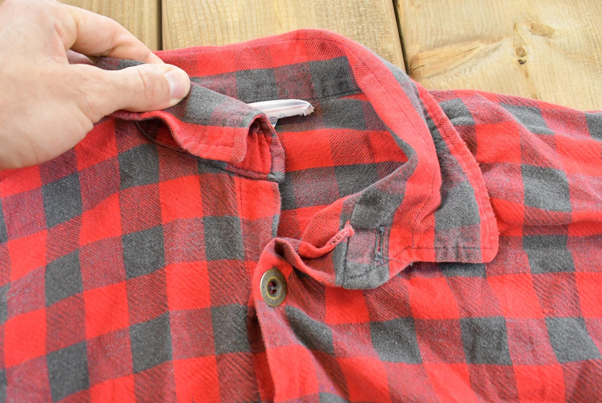 Vintage 1990s University Place NY Quarter Button Plaid Crewneck Sweatshirt S from propervintagecanada