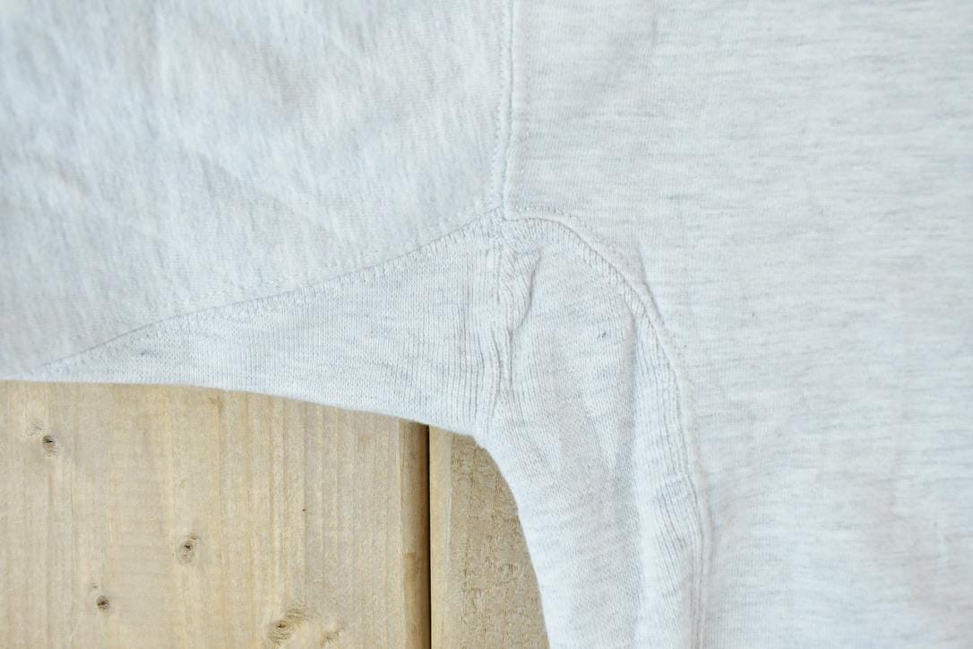 Vintage 1990s US Air Force University Crewneck Men's L from propervintagecanada