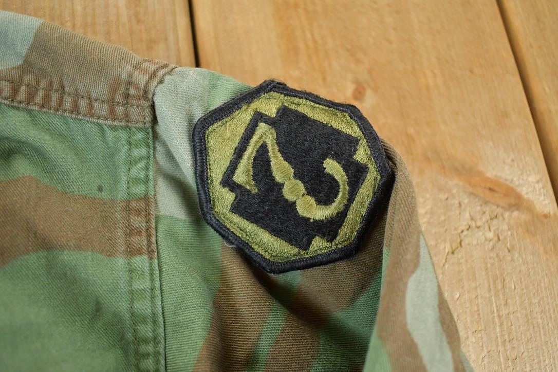 Vintage 1990s Us Army Military Button Up Camo Style Shirt Men's Medium from propervintagecanada