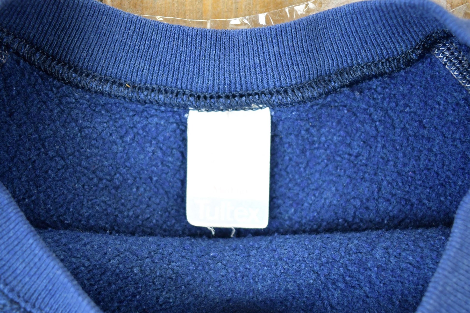 Vintage 1990s US Navy Souvenir Crewneck Sweatshirt Men's Small from propervintagecanada