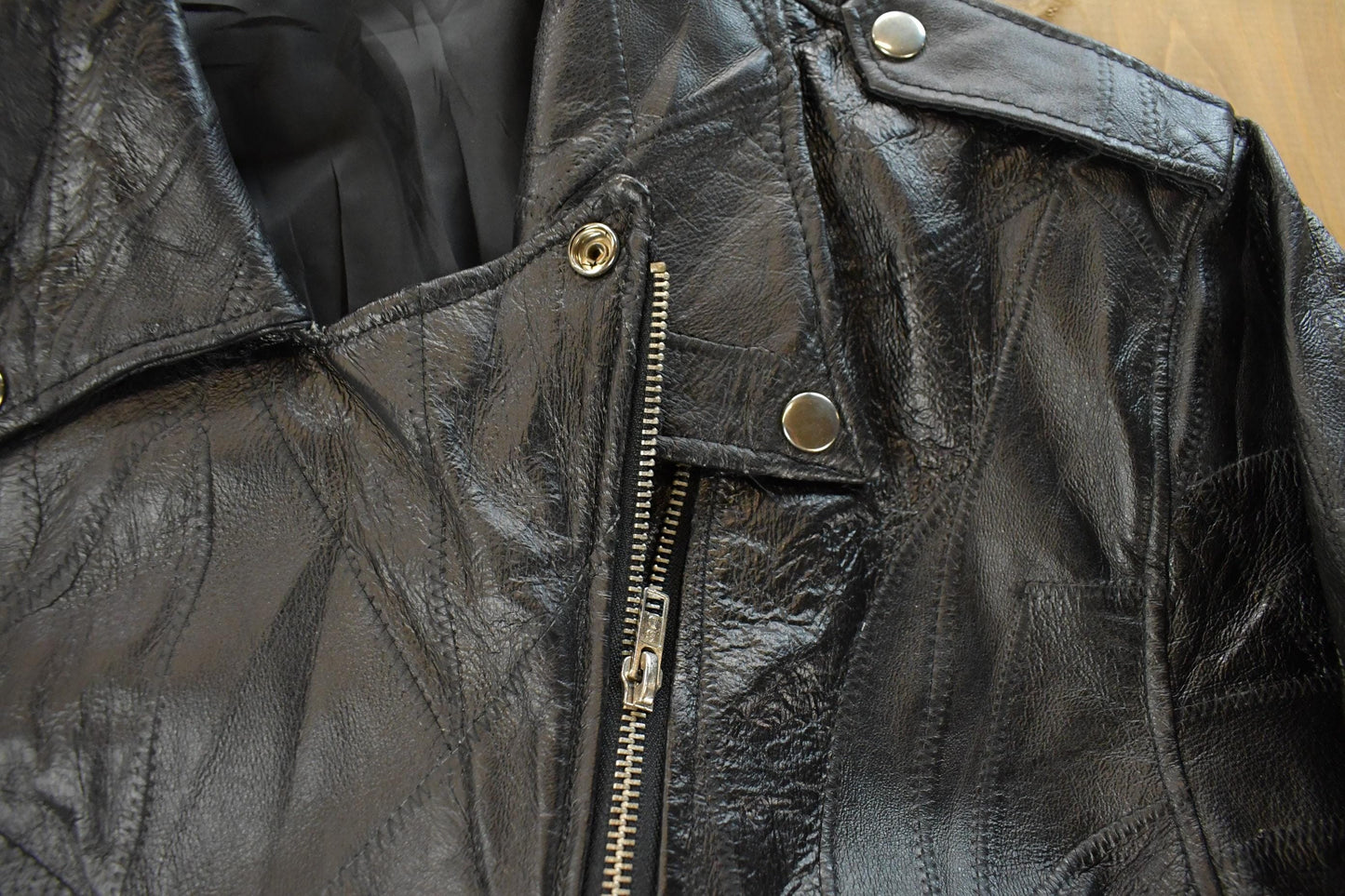 Vintage 1990s USA Biker Motorcycle Leather Jacket Men's Large from propervintagecanada