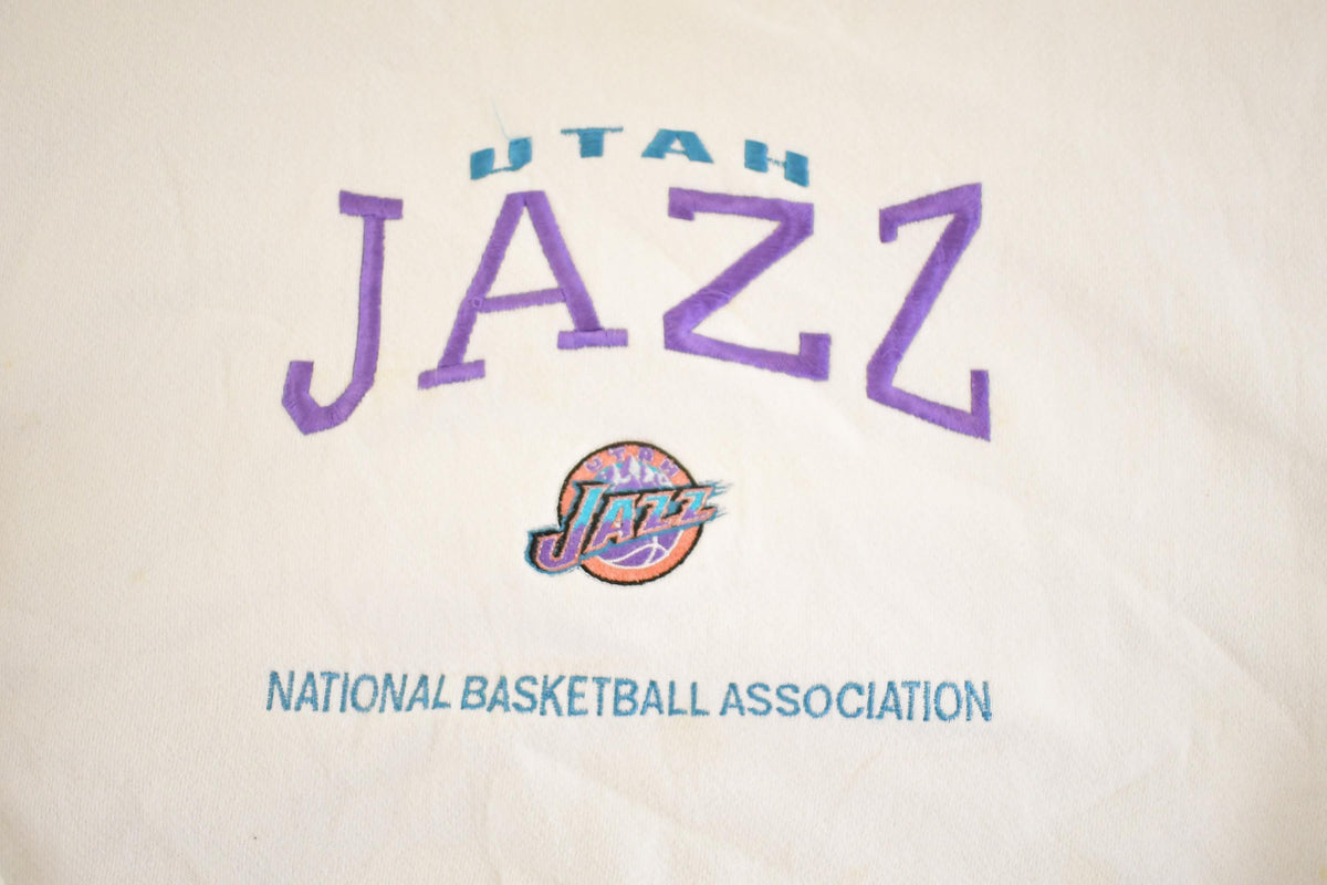 Vintage 1990s Utah Jazz Crewneck Sweatshirt Men's L from propervintagecanada