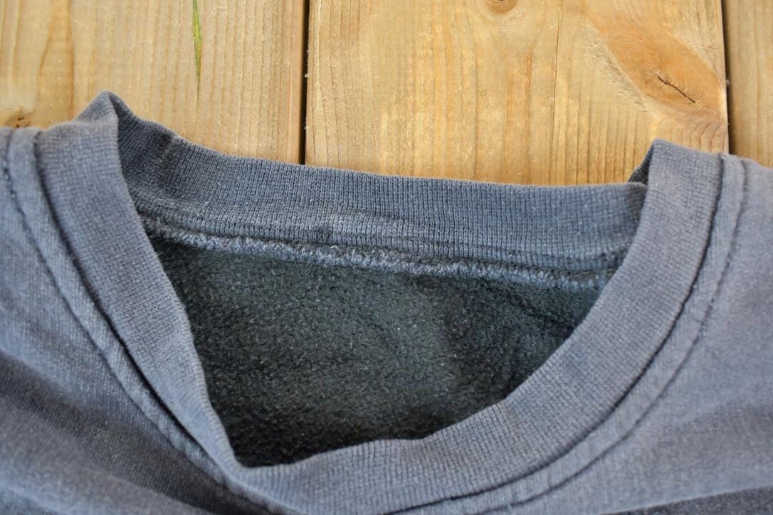 Vintage 1990s Verizon Crewneck Heavyweight Sweatshirt Made In USA Men's XL from propervintagecanada