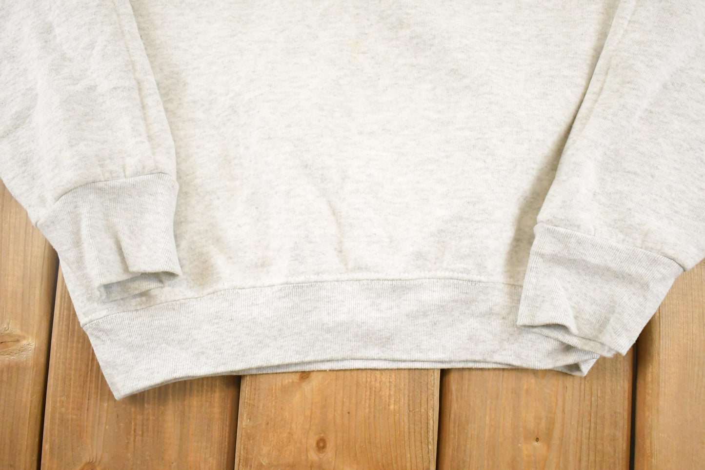 Vintage 1990s Virginia Beach Souvenir Crewneck Sweatshirt Men's from propervintagecanada