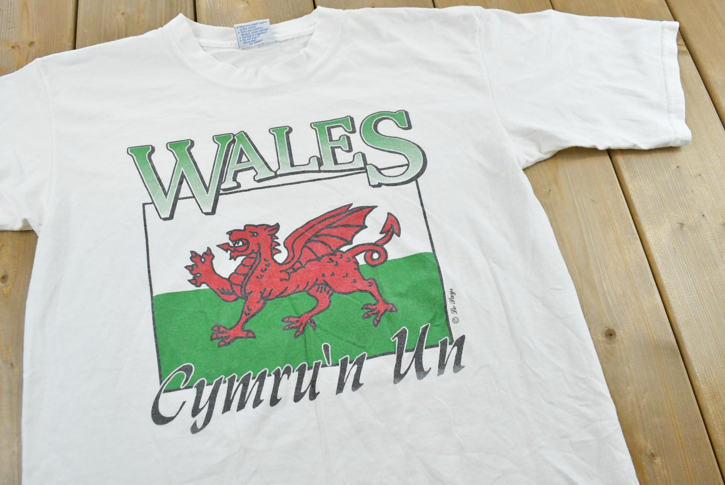 Vintage 1990s Wales Welsh Dragon Souvenir T-Shirt Men's M from propervintagecanada