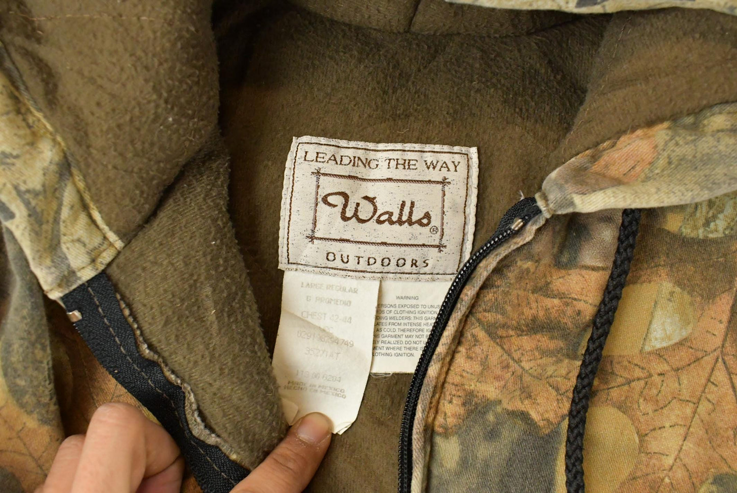 Vintage 1990s Walls Tree Camo Full Zip Hunting Jacket Men's Large / Outdoors Hunting Gear / Outdoorsman / Hooded Jacket from propervintagecanada