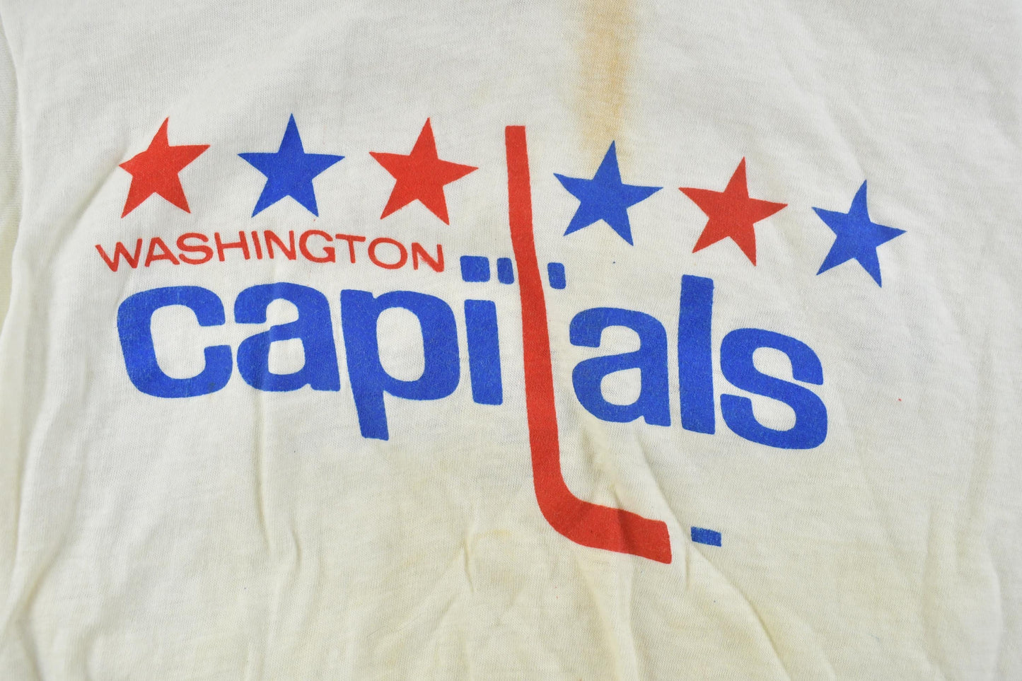 Vintage 1990s Washington Capitals Graphic NHL Hockey T-Shirt Men's Large from propervintagecanada
