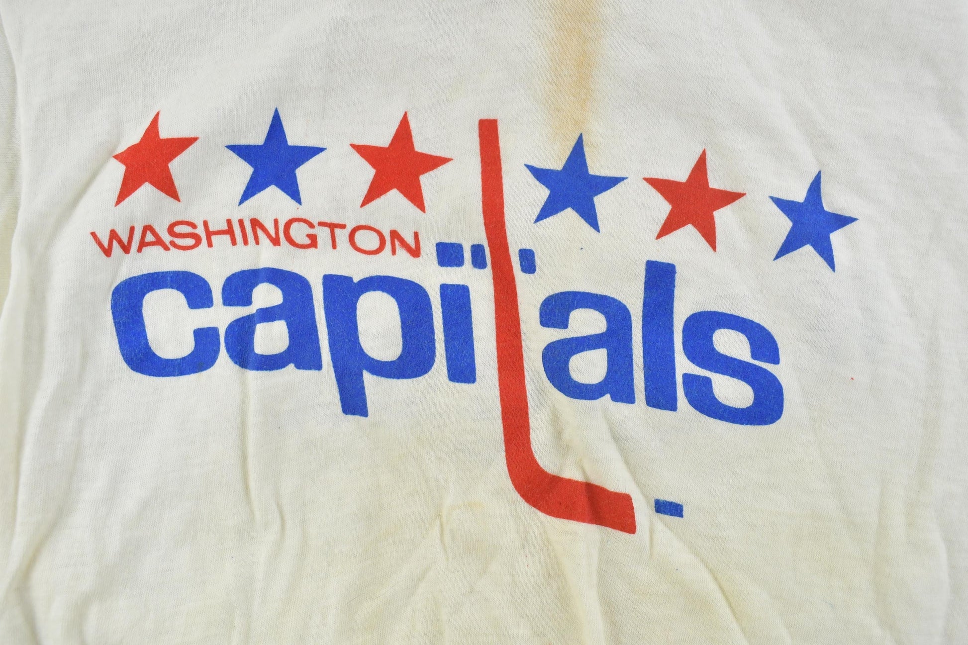 Vintage 1990s Washington Capitals Graphic NHL Hockey T-Shirt Men's Large from propervintagecanada